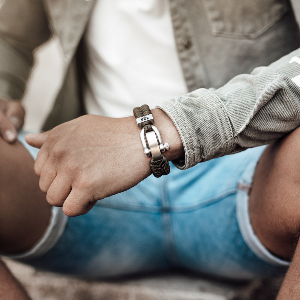 CLASSIC – OLIVE GREEN